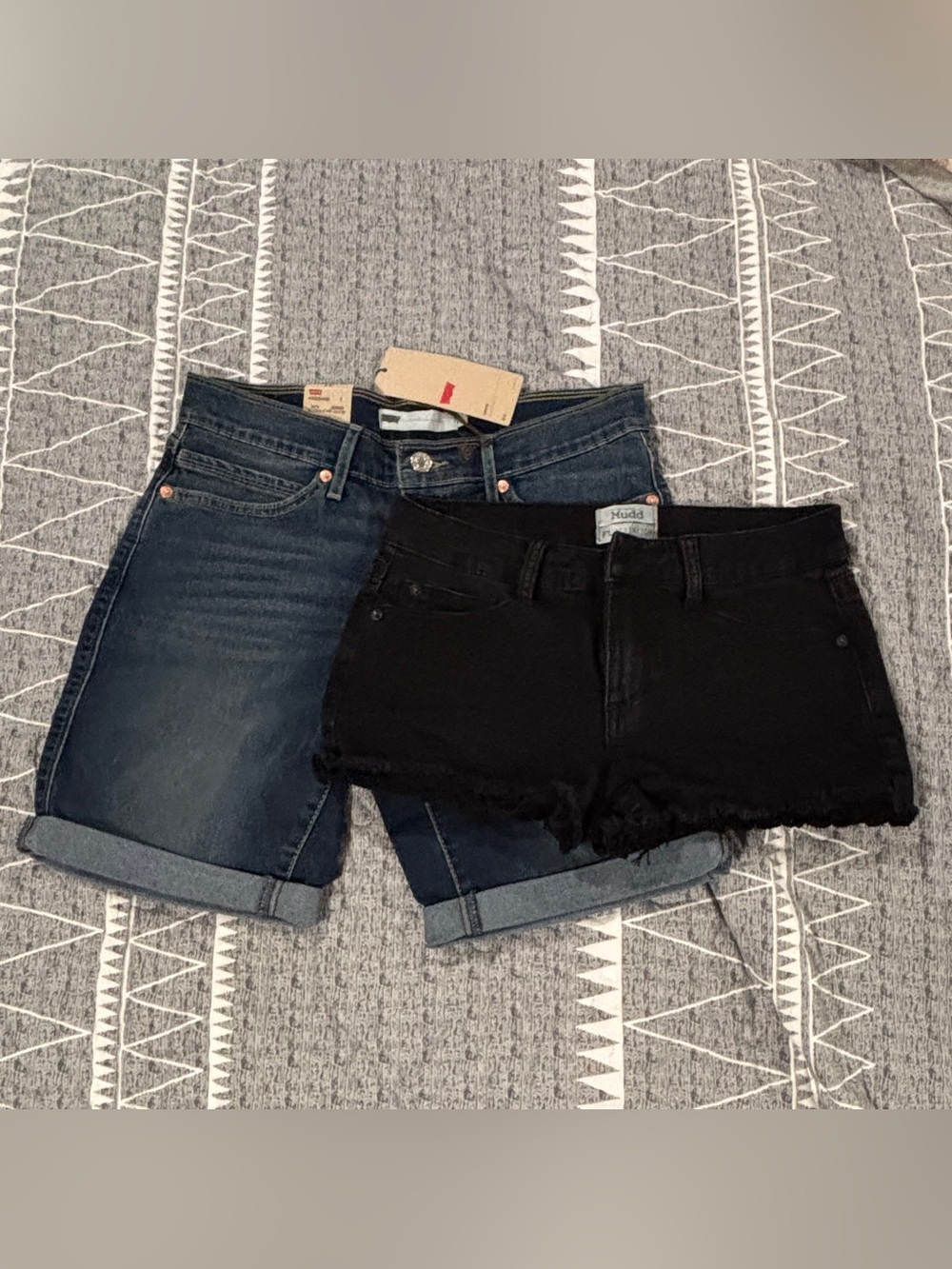 Levi’s Women’s Denim Bermuda Shorts New With Tags. Mudd Denim Shorts. Size 5